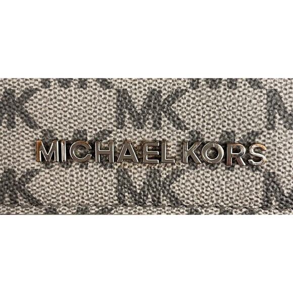 Michael Kors Jet Set Item Clutch MF Crossbody Light Gray - Picture 2 of 13